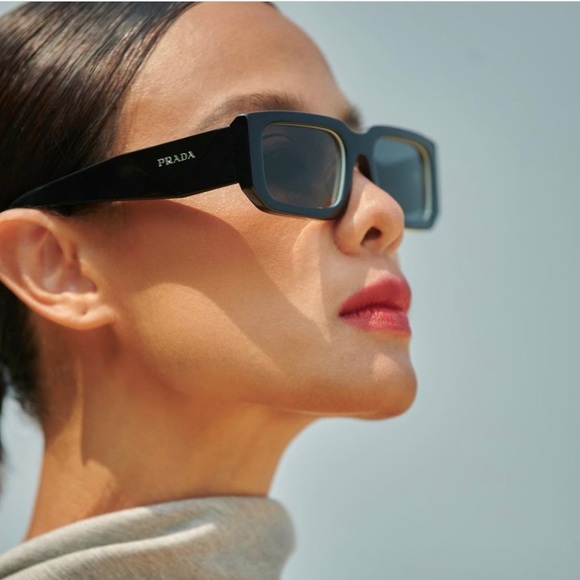 New - Prada Eyewear PR 06YS rectangle frame sunglasses - Picture 6 of 17